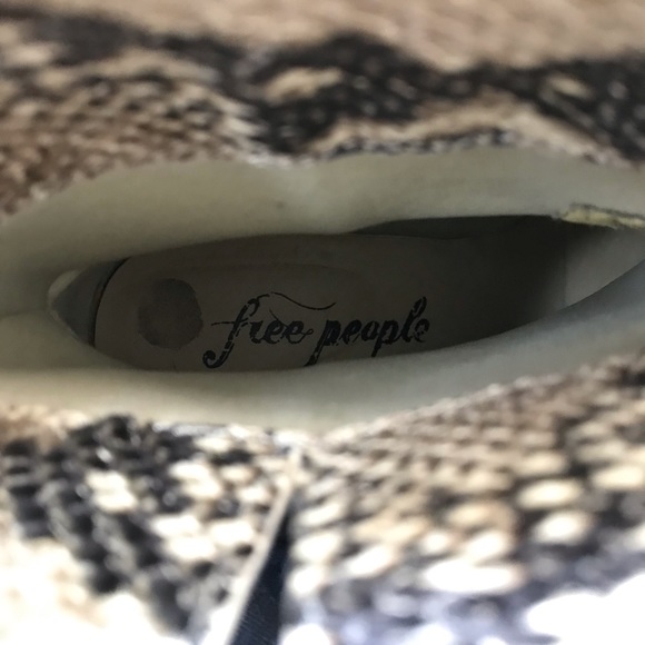 Free People Adella Taupe Boots Python Snakeskin Booties Size 37 - Picture 5 of 5